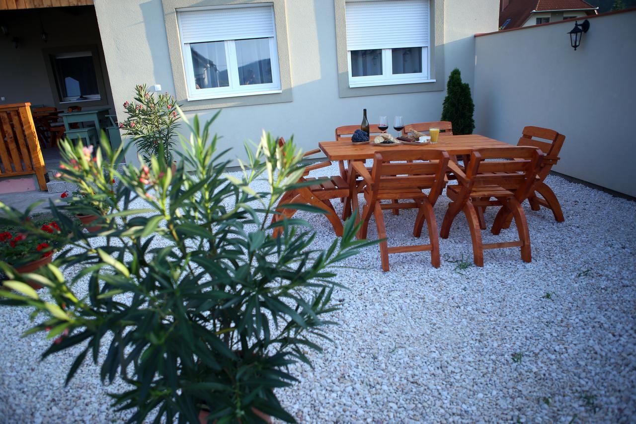 A Zoldbiciklis Haz Apartment Egerszalok Luaran gambar